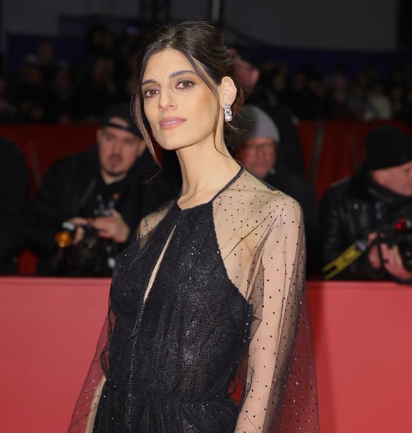 &#x397; &#x3A7;&#x3C1;&#x3B9;&#x3C3;&#x3C4;&#x3AF;&#x3BD;&#x3B1; &#x3A7;&#x3B5;&#x3B9;&#x3BB;&#x3AC;-&#x3A6;&#x3B1;&#x3BC;&#x3AD;&#x3BB;&#x3B7; &#x3BC;&#x3B9;&#x3BB;&#x3AC; &#x3C3;&#x3C4;&#x3BF; madamefigaro.gr &#x3B3;&#x3B9;&#x3B1; &#x3C4;&#x3B7;&#x3BD; &#x3B3;&#x3BF;&#x3B7;&#x3C4;&#x3B5;&#x3AF;&#x3B1; &#x3C4;&#x3BF;&#x3C5; &#x3B8;&#x3B5;&#x3AC;&#x3C4;&#x3C1;&#x3BF;&#x3C5;, &#x3C4;&#x3B7;&#x3BD; &#x3B1;&#x3B3;&#x3AC;&#x3C0;&#x3B7; &#x3C9;&#x3C2; &#x3B5;&#x3AF;&#x3B4;&#x3BF;&#x3C2; &#x3C4;&#x3CC;&#x3BB;&#x3BC;&#x3B7;&#x3C2; &#x3BA;&#x3B1;&#x3B9; &#x3C4;&#x3B7; &#x39C;&#x3B1;&#x3C1;&#x3AF; &#x391;&#x3BD;&#x3C4;&#x3BF;&#x3C5;&#x3B1;&#x3BD;&#x3AD;&#x3C4;