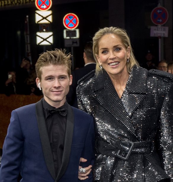 Sharon Stone | &#x39F; &#x3B5;&#x3BE;&#x3BF;&#x3C1;&#x3B3;&#x3B9;&#x3C3;&#x3C4;&#x3B9;&#x3BA;&#x3CC;&#x3C2; &#x3BB;&#x3CC;&#x3B3;&#x3BF;&#x3C2; &#x3B3;&#x3B9;&#x3B1; &#x3C4;&#x3BF;&#x3BD; &#x3BF;&#x3C0;&#x3BF;&#x3AF;&#x3BF; &#x3B5;&#x3AF;&#x3C7;&#x3B5; &#x3C7;&#x3AC;&#x3C3;&#x3B5;&#x3B9; &#x3C4;&#x3B7;&#x3BD; &#x3BA;&#x3B7;&#x3B4;&#x3B5;&#x3BC;&#x3BF;&#x3BD;&#x3AF;&#x3B1; &#x3C4;&#x3BF;&#x3C5; &#x3B3;&#x3B9;&#x3BF;&#x3C5; &#x3C4;&#x3B7;&#x3C2;