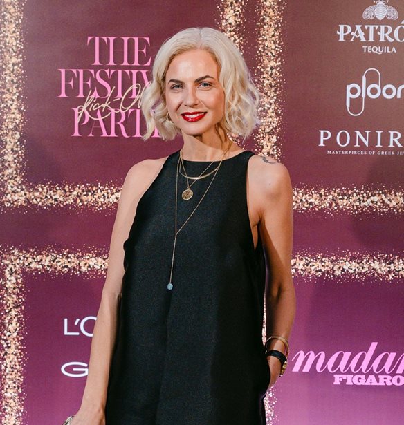 Η Χριστίνα Κοντοβά με το διαχρονικό φόρεμα που θα φορέσεις σε κάθε βραδινή έξοδο