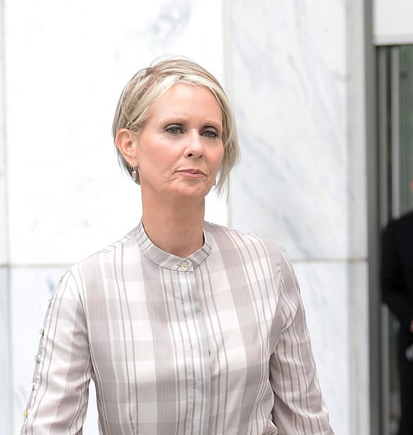 &#x397; Cynthia Nixon &#x3BC;&#x3B9;&#x3BB;&#x3AC; &#x3B3;&#x3B9;&#x3B1; &#x3C4;&#x3BF; &#x3BC;&#x3AD;&#x3BB;&#x3BB;&#x3BF;&#x3BD; &#x3C4;&#x3BF;&#x3C5; &quot;And Just Like That&#x27; &#x3BA;&#x3B1;&#x3B9; &#x3C4;&#x3BF;&#x3BD; Chris Noth