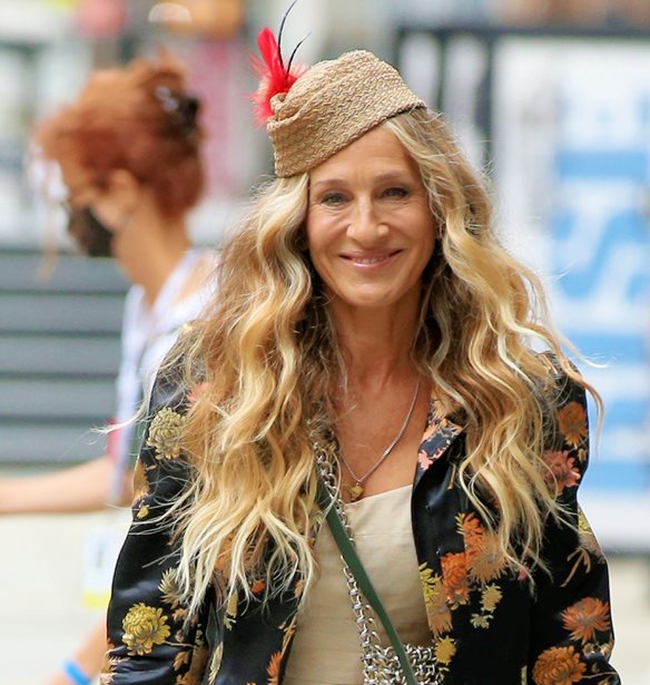 &#x3A4;&#x3B9; &#x3AD;&#x3C0;&#x3B1;&#x3B8;&#x3B5; &#x3B7; Carrie Bradshaw; &#x397; &#x3C7;&#x3B5;&#x3B9;&#x3C1;&#x3CC;&#x3C4;&#x3B5;&#x3C1;&#x3B7; &#x3B5;&#x3BC;&#x3C6;&#x3AC;&#x3BD;&#x3B9;&#x3C3;&#x3B7; &#x3C0;&#x3BF;&#x3C5; &#x3AD;&#x3C7;&#x3BF;&#x3C5;&#x3BC;&#x3B5; &#x3B4;&#x3B5;&#x3B9; &#x3B1;&#x3C0;&#x3CC; &#x3C4;&#x3BF; fashion icon
