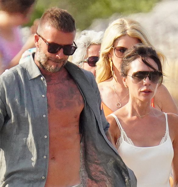 &#x397; Victoria Beckham &#x3C4;&#x3C1;&#x3B1;&#x3B3;&#x3BF;&#x3C5;&#x3B4;&#x3AC; karaoke &#x3BA;&#x3B1;&#x3B9; &#x3B8;&#x3C5;&#x3BC;&#x3AF;&#x3B6;&#x3B5;&#x3B9; &#x3C4;&#x3B7;&#x3BD; &#x3C0;&#x3B1;&#x3BB;&#x3B9;&#x3AC; &#x3B5;&#x3C0;&#x3BF;&#x3C7;&#x3AE; &#x3C4;&#x3C9;&#x3BD; Spice Girls