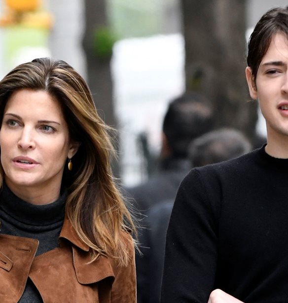 Stephanie Seymour | &#x3A4;&#x3BF; &#x3C3;&#x3C0;&#x3B1;&#x3C1;&#x3B1;&#x3BA;&#x3C4;&#x3B9;&#x3BA;&#x3CC; &#x3BC;&#x3AE;&#x3BD;&#x3C5;&#x3BC;&#x3B1; &#x3C3;&#x3C4;&#x3BF; Instagram &#x3AD;&#x3BD;&#x3B1; &#x3C7;&#x3C1;&#x3CC;&#x3BD;&#x3BF; &#x3BC;&#x3B5;&#x3C4;&#x3AC; &#x3C4;&#x3BF;&#x3BD; &#x3B8;&#x3AC;&#x3BD;&#x3B1;&#x3C4;&#x3BF; &#x3C4;&#x3BF;&#x3C5; &#x3B3;&#x3B9;&#x3BF;&#x3C5; &#x3C4;&#x3B7;&#x3C2;, Harry