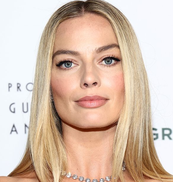 Margot Robbie | &#x39C;&#x3B5; &#x3BD;&#x3AD;&#x3BF; look &#x3C0;&#x3BF;&#x3C5; &#x3BA;&#x3BF;&#x3BB;&#x3B1;&#x3BA;&#x3B5;&#x3CD;&#x3B5;&#x3B9; &#x3CC;&#x3BB;&#x3B5;&#x3C2; &#x3C4;&#x3B9;&#x3C2; &#x3B3;&#x3C5;&#x3BD;&#x3B1;&#x3AF;&#x3BA;&#x3B5;&#x3C2;
