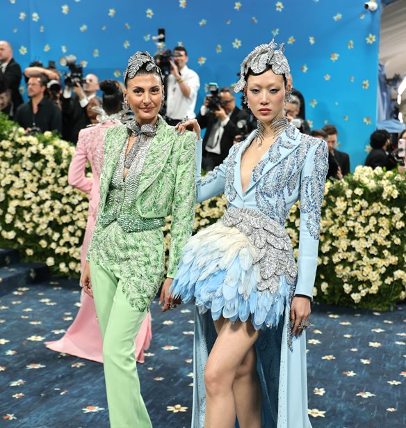 &#x3A4;&#x3B1; &#x3B5;&#x3BD;&#x3C4;&#x3C5;&#x3C0;&#x3C9;&#x3C3;&#x3B9;&#x3B1;&#x3BA;&#x3AC; &#x3BA;&#x3BF;&#x3C3;&#x3BC;&#x3AE;&#x3BC;&#x3B1;&#x3C4;&#x3B1; &#x3B1;&#x3C0;&#x3CC; &#x3C4;&#x3B7;&#x3BD; Swarovski &#x3C0;&#x3BF;&#x3C5; &#x3C6;&#x3CC;&#x3C1;&#x3B5;&#x3C3;&#x3B1;&#x3BD; &#x3BF;&#x3B9; star &#x3C3;&#x3C4;&#x3BF; Met Gala