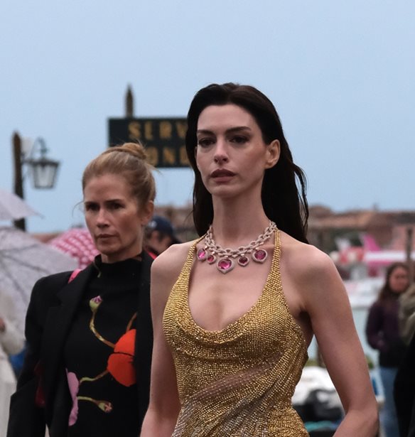 Anne Hathaway | &#x391;&#x3C0;&#x3BF;&#x3C7;&#x3CE;&#x3C1;&#x3B7;&#x3C3;&#x3B5; &#x3BE;&#x3B1;&#x3C6;&#x3BD;&#x3B9;&#x3BA;&#x3AC; &#x3B1;&#x3C0;&#x3CC; &#x3C6;&#x3C9;&#x3C4;&#x3BF;&#x3B3;&#x3C1;&#x3AC;&#x3C6;&#x3B9;&#x3C3;&#x3B7;, &#x3CC;&#x3BC;&#x3C9;&#x3C2;, &#x3BF; &#x3BB;&#x3CC;&#x3B3;&#x3BF;&#x3C2; &#x3B5;&#x3AF;&#x3BD;&#x3B1;&#x3B9; &#x3C3;&#x3B7;&#x3BC;&#x3B1;&#x3BD;&#x3C4;&#x3B9;&#x3BA;&#x3CC;&#x3C2;