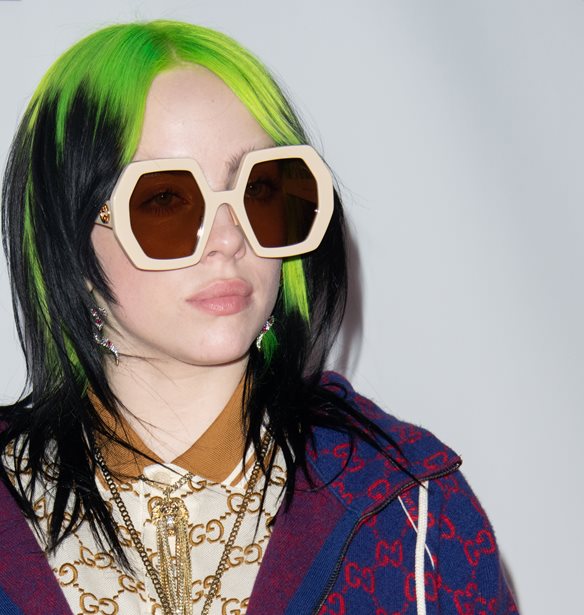 &#x397; Billie Eilish &#x3BE;&#x3B5;&#x3C3;&#x3C0;&#x3AC; &#x3C3;&#x3C4;&#x3B7; &#x3C3;&#x3BA;&#x3B7;&#x3BD;&#x3AE; &#x3C4;&#x3BF;&#x3C5; Glastonbury &#x3B3;&#x3B9;&#x3B1; &#x3C4;&#x3B7;&#x3BD; &#x3B1;&#x3C0;&#x3B1;&#x3B3;&#x3CC;&#x3C1;&#x3B5;&#x3C5;&#x3C3;&#x3B7; &#x3C4;&#x3C9;&#x3BD; &#x3B1;&#x3BC;&#x3B2;&#x3BB;&#x3CE;&#x3C3;&#x3B5;&#x3C9;&#x3BD; &#x3C3;&#x3C4;&#x3B9;&#x3C2; &#x397;&#x3A0;&#x391;