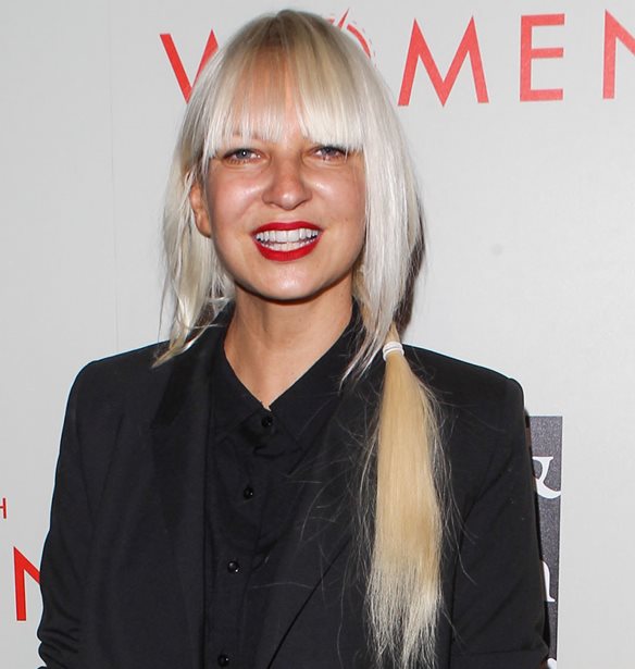 H Sia &#x3C0;&#x3B1;&#x3BD;&#x3C4;&#x3C1;&#x3B5;&#x3CD;&#x3C4;&#x3B7;&#x3BA;&#x3B5; &#x3C3;&#x3C4;&#x3B1; &#x3BE;&#x3B1;&#x3C6;&#x3BD;&#x3B9;&#x3BA;&#x3AC; &#x3CD;&#x3C3;&#x3C4;&#x3B5;&#x3C1;&#x3B1; &#x3B1;&#x3C0;&#x3CC; &#x3C4;&#x3B7; &#x3B4;&#x3AE;&#x3BB;&#x3C9;&#x3C3;&#x3AE; &#x3C4;&#x3B7;&#x3C2; &#x3C0;&#x3C9;&#x3C2; &#x3B8;&#x3B1; &#x3BC;&#x3B5;&#x3AF;&#x3BD;&#x3B5;&#x3B9; &#x3B3;&#x3B9;&#x3B1; &#x3C0;&#x3AC;&#x3BD;&#x3C4;&#x3B1; single