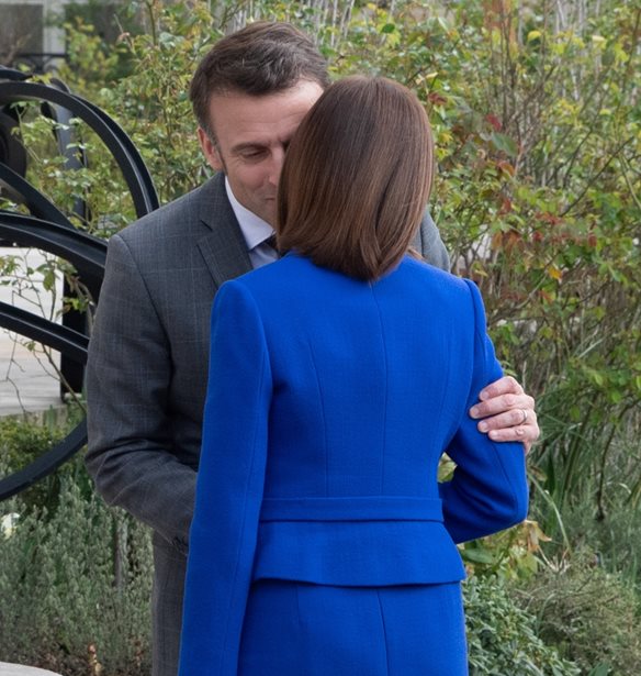 Emmanuel Macron | &#x3A4;&#x3BF; &#x3C4;&#x3C1;&#x3C5;&#x3C6;&#x3B5;&#x3C1;&#x3CC; &#x3C6;&#x3B9;&#x3BB;&#x3AF; &#x3C3;&#x3C4;&#x3B7;&#x3BD; &#x3A5;&#x3C0;&#x3BF;&#x3C5;&#x3C1;&#x3B3;&#x3CC; &#x3C4;&#x3BF;&#x3C5;, Am&#xE9;lie Oud&#xE9;a-Cast&#xE9;ra, &#x3B3;&#x3B5;&#x3BD;&#x3BD;&#x3AC; &#x3AD;&#x3BD;&#x3B1; &#x3BA;&#x3BF;&#x3B9;&#x3BD;&#x3C9;&#x3BD;&#x3B9;&#x3BA;&#x3CC; &#x3C3;&#x3BA;&#x3AC;&#x3BD;&#x3B4;&#x3B1;&#x3BB;&#x3BF; &#x3BC;&#x3B5; &#x3C6;&#x3CC;&#x3BD;&#x3C4;&#x3BF; &#x3C4;&#x3BF;&#x3C5;&#x3C2; &#x39F;&#x3BB;&#x3C5;&#x3BC;&#x3C0;&#x3B9;&#x3B1;&#x3BA;&#x3BF;&#x3CD;&#x3C2; &#x391;&#x3B3;&#x3CE;&#x3BD;&#x3B5;&#x3C2;