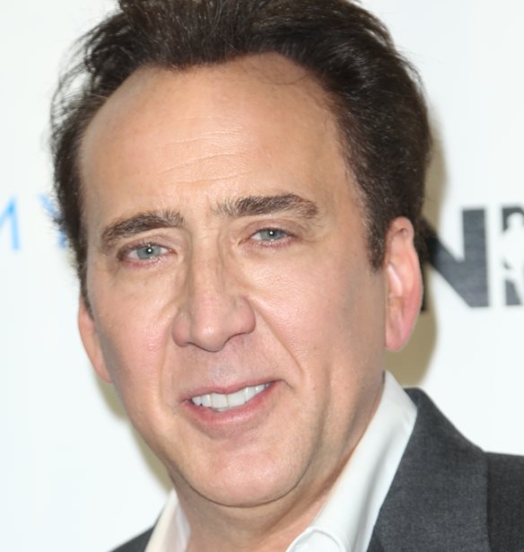 &#x39F; Nicolas Cage &#x3C4;&#x3CC;&#x3BB;&#x3BC;&#x3B7;&#x3C3;&#x3B5; &#x3C4;&#x3BF; color trend &#x3BA;&#x3B1;&#x3B9; &#x3AD;&#x3B2;&#x3B1;&#x3C8;&#x3B5; &#x3C4;&#x3B1; &#x3BC;&#x3B1;&#x3BB;&#x3BB;&#x3B9;&#x3AC; &#x3C4;&#x3BF;&#x3C5; &#x3BA;&#x3CC;&#x3BA;&#x3BA;&#x3B9;&#x3BD;&#x3B1;