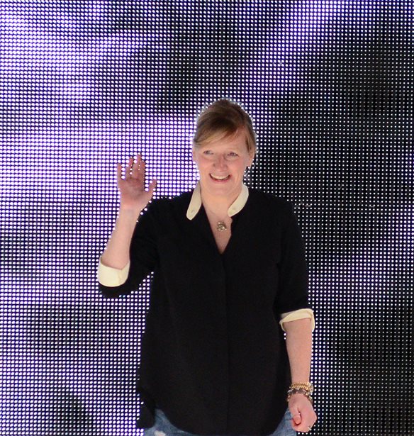 &#x397; &#x3C3;&#x3C7;&#x3B5;&#x3B4;&#x3B9;&#x3AC;&#x3C3;&#x3C4;&#x3C1;&#x3B9;&#x3B1; Sarah Burton &#x3B8;&#x3B1; &#x3B2;&#x3C1;&#x3B1;&#x3B2;&#x3B5;&#x3C5;&#x3C4;&#x3B5;&#x3AF; &#x3C3;&#x3C4;&#x3B1; British Fashion Awards