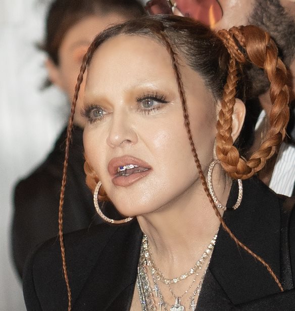 Madonna | &#x391;&#x3BD;&#x3AD;&#x3B2;&#x3B1;&#x3C3;&#x3B5; &#x3C4;&#x3B7;&#x3BD; &#x3C8;&#x3B7;&#x3C6;&#x3B9;&#x3B1;&#x3BA;&#x3AE; &#x3B1;&#x3C0;&#x3B5;&#x3B9;&#x3BA;&#x3CC;&#x3BD;&#x3B9;&#x3C3;&#x3B7; &#x3C4;&#x3BF;&#x3C5; &#x3B4;&#x3B9;&#x3B1;&#x3C3;&#x3CE;&#x3C3;&#x3C4;&#x3B7; &#x3C4;&#x3B7;&#x3C2; &#x395;&#x39C;&#x391;&#x39A; &#x3BA;&#x3AC;&#x3BD;&#x3BF;&#x3BD;&#x3C4;&#x3B1;&#x3C2; &#x3AD;&#x3BA;&#x3BA;&#x3BB;&#x3B7;&#x3C3;&#x3B7; &#x3B3;&#x3B9;&#x3B1; &#x3B2;&#x3BF;&#x3AE;&#x3B8;&#x3B5;&#x3B9;&#x3B1; &#x3C3;&#x3C4;&#x3BF;&#x3C5;&#x3C2; &#x3C3;&#x3B5;&#x3B9;&#x3C3;&#x3BC;&#x3CC;&#x3C0;&#x3BB;&#x3B7;&#x3BA;&#x3C4;&#x3BF;&#x3C5;&#x3C2;