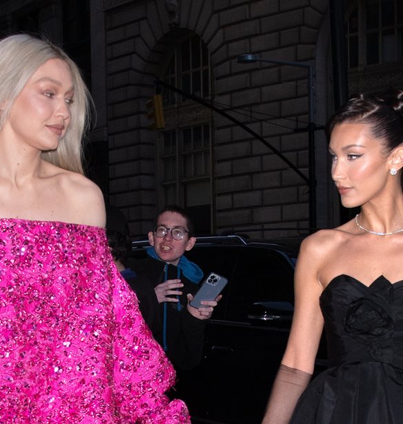 Gigi &amp; Bella Hadid | &#x397; &#x3B5;&#x3BD;&#x3C4;&#x3C5;&#x3C0;&#x3C9;&#x3C3;&#x3B9;&#x3B1;&#x3BA;&#x3AE; &#x3C4;&#x3BF;&#x3C5;&#x3C2; &#x3B5;&#x3BC;&#x3C6;&#x3AC;&#x3BD;&#x3B9;&#x3C3;&#x3B7; &#x3C3;&#x3C4;&#x3BF; &#x3BA;&#x3CC;&#x3BA;&#x3BA;&#x3B9;&#x3BD;&#x3BF; &#x3C7;&#x3B1;&#x3BB;&#x3AF; &#x3C4;&#x3BF;&#x3C5; Prince&#x2019;s Trust Gala