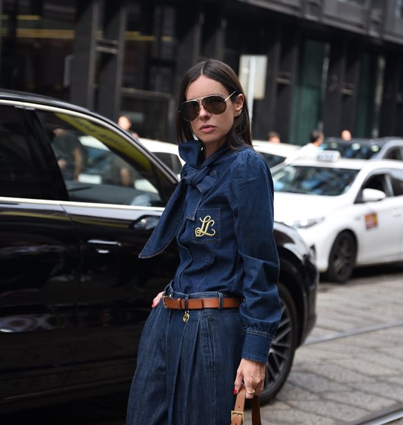&#x3A4;&#x3B1; &#x3C6;&#x3B8;&#x3B9;&#x3BD;&#x3BF;&#x3C0;&#x3C9;&#x3C1;&#x3B9;&#x3BD;&#x3AC; denim looks &#x3C0;&#x3BF;&#x3C5; &#x3B4;&#x3B7;&#x3BC;&#x3B9;&#x3BF;&#x3CD;&#x3C1;&#x3B3;&#x3B7;&#x3C3;&#x3B5; &#x3B7; &#x3A7;&#x3C1;&#x3C5;&#x3C3;&#x3B9;&#x3AC;&#x3BD;&#x3BD;&#x3B1; &#x391;&#x3BD;&#x3B4;&#x3C1;&#x3B9;&#x3BF;&#x3C0;&#x3BF;&#x3CD;&#x3BB;&#x3BF;&#x3C5; &#x3C3;&#x3C4;&#x3B7;&#x3BD; &#x3B5;&#x3B2;&#x3B4;&#x3BF;&#x3BC;&#x3AC;&#x3B4;&#x3B1; &#x3BC;&#x3CC;&#x3B4;&#x3B1;&#x3C2; &#x3C4;&#x3BF;&#x3C5; &#x39C;&#x3B9;&#x3BB;&#x3AC;&#x3BD;&#x3BF;&#x3C5;