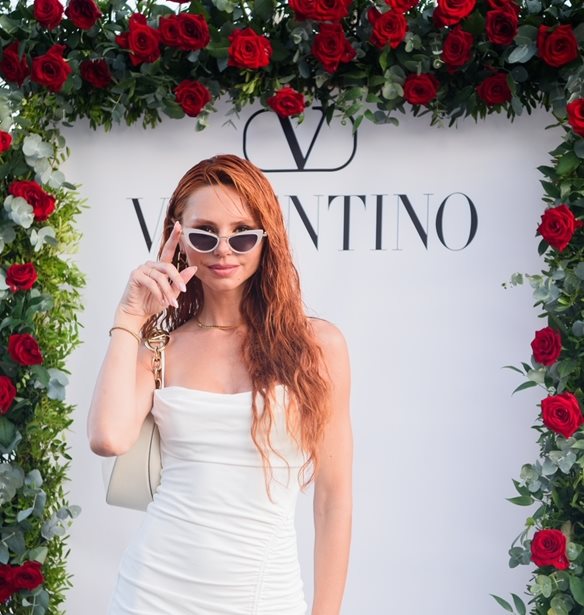 &#x3A4;&#x3BF; &#x3BA;&#x3B1;&#x3C4;&#x3AC;&#x3C3;&#x3C4;&#x3B7;&#x3BC;&#x3B1; al&#x3CC;s &#x3C5;&#x3C0;&#x3BF;&#x3B4;&#x3AD;&#x3C7;&#x3C4;&#x3B7;&#x3BA;&#x3B5; &#x3C4;&#x3B7; &#x3BD;&#x3AD;&#x3B1; &#x3C3;&#x3C5;&#x3BB;&#x3BB;&#x3BF;&#x3B3;&#x3AE; Valentino Eyewear