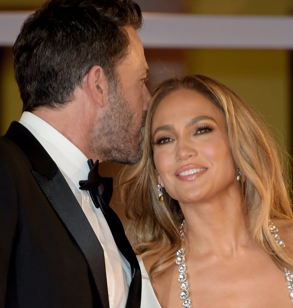 Jennifer Lopez | &#x3A4;&#x3BF; &#x3BD;&#x3AD;&#x3BF; &#x3C4;&#x3C1;&#x3B1;&#x3B3;&#x3BF;&#x3CD;&#x3B4;&#x3B9; &#x3C0;&#x3BF;&#x3C5; &#x3B1;&#x3C6;&#x3B9;&#x3AD;&#x3C1;&#x3C9;&#x3C3;&#x3B5; &#x3C3;&#x3C4;&#x3BF;&#x3BD; Ben Affleck &#x3C3;&#x3C4;&#x3B7; &#x3B4;&#x3B5;&#x3BE;&#x3AF;&#x3C9;&#x3C3;&#x3B7; &#x3C4;&#x3BF;&#x3C5; &#x3B3;&#x3AC;&#x3BC;&#x3BF;&#x3C5; &#x3C4;&#x3BF;&#x3C5;&#x3C2; (&#x3B2;&#x3AF;&#x3BD;&#x3C4;&#x3B5;&#x3BF;)