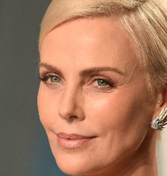 &#x397; Charlize Theron &#x3BA;&#x3B1;&#x3B9; &#x3BF; &quot;&#x3BC;&#x3C5;&#x3C3;&#x3C4;&#x3B7;&#x3C1;&#x3B9;&#x3CE;&#x3B4;&#x3B7;&#x3C2; &#x3C3;&#x3C5;&#x3BD;&#x3BF;&#x3B4;&#x3CC;&#x3C2;&quot; &#x3C4;&#x3B7;&#x3C2; &#x3C3;&#x3C4;&#x3BF; Super Bowl