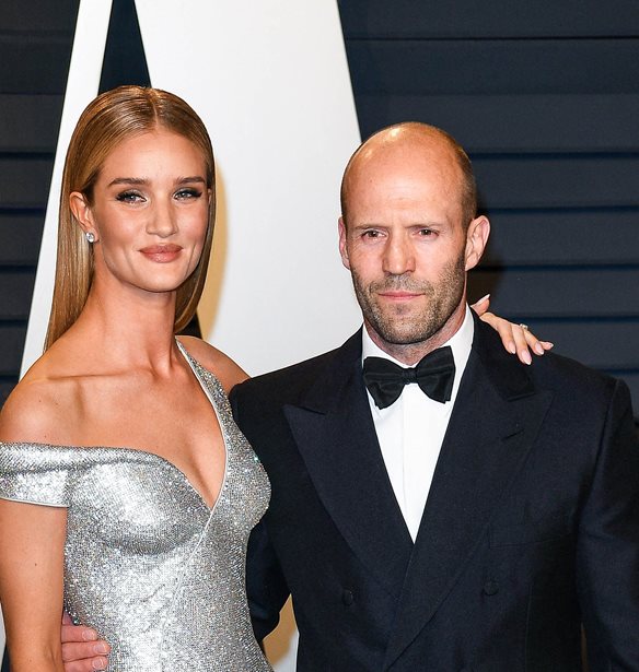 Round 2 | &#x397; Rosie Huntington - Whiteley &#x3B5;&#x3AF;&#x3BD;&#x3B1;&#x3B9; &#x3BE;&#x3B1;&#x3BD;&#x3AC; &#x3AD;&#x3B3;&#x3BA;&#x3C5;&#x3BF;&#x3C2;