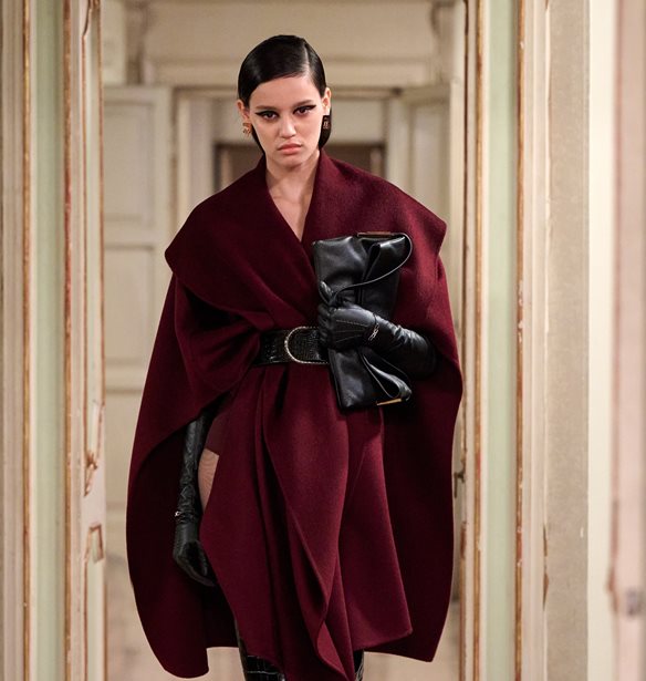 Elisabetta Franchi | &#x397; &#x3BD;&#x3AD;&#x3B1; F/W 2025-2026 &#x3C3;&#x3C5;&#x3BB;&#x3BB;&#x3BF;&#x3B3;&#x3AE; &#x3B5;&#x3AF;&#x3BD;&#x3B1;&#x3B9; &#x3B1;&#x3C6;&#x3B9;&#x3B5;&#x3C1;&#x3C9;&#x3BC;&#x3AD;&#x3BD;&#x3B7; &#x3C3;&#x3C4;&#x3B9;&#x3C2; &#x3B1;&#x3C4;&#x3C1;&#x3CC;&#x3BC;&#x3B7;&#x3C4;&#x3B5;&#x3C2; &#x3B3;&#x3C5;&#x3BD;&#x3B1;&#x3AF;&#x3BA;&#x3B5;&#x3C2;