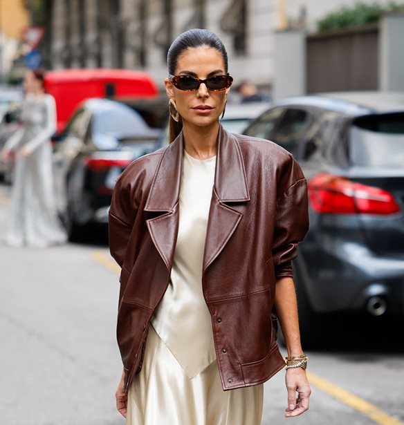 Satin Dream | Οι πιο κομψοί τρόποι για να προσθέσεις το πολυτελές ύφασμα στα festive looks σου