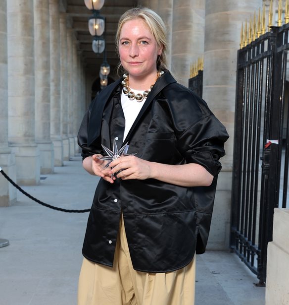 &#x397; Meryll Rogge &#x3B5;&#x3AF;&#x3BD;&#x3B1;&#x3B9; &#x3B7; &#x3BD;&#x3AD;&#x3B1; creative director &#x3C4;&#x3BF;&#x3C5; &#x3BF;&#x3AF;&#x3BA;&#x3BF;&#x3C5; Marni