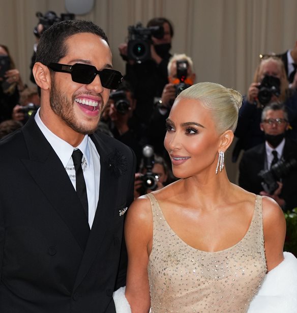 Kim Kardashian | &#x3A4;&#x3B5;&#x3BB;&#x3B9;&#x3BA;&#x3AC; &#x3B4;&#x3B5;&#x3BD; &#x3AD;&#x3C6;&#x3C4;&#x3B1;&#x3B9;&#x3B3;&#x3B5; &#x3B7; &#x3B4;&#x3B9;&#x3C3;&#x3B5;&#x3BA;&#x3B1;&#x3C4;&#x3BF;&#x3BC;&#x3BC;&#x3C5;&#x3C1;&#x3B9;&#x3BF;&#x3CD;&#x3C7;&#x3BF;&#x3C2; &#x3B3;&#x3B9;&#x3B1; &#x3C4;&#x3B9;&#x3C2; &#x3C6;&#x3B8;&#x3BF;&#x3C1;&#x3AD;&#x3C2; &#x3C3;&#x3C4;&#x3BF; &#x3C6;&#x3CC;&#x3C1;&#x3B5;&#x3BC;&#x3B1; &#x3C4;&#x3B7;&#x3C2; Marilyn Monroe