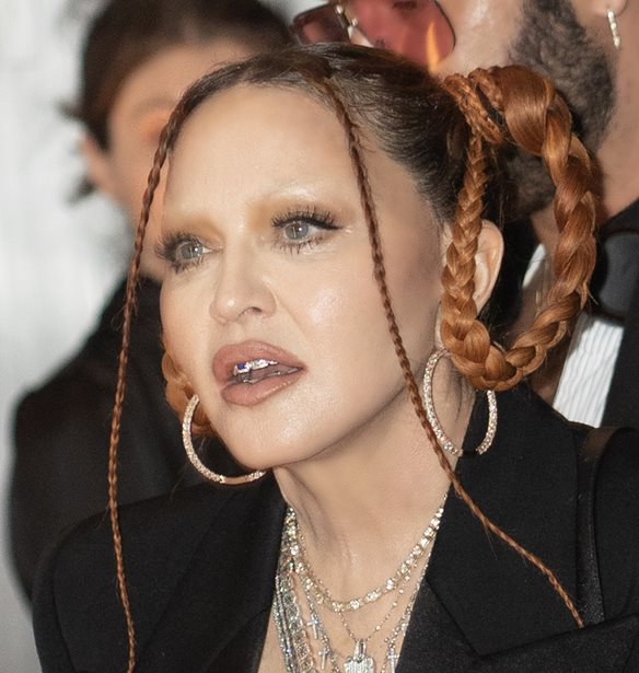 &quot;&#x394;&#x3B5;&#x3AF;&#x3C4;&#x3B5; &#x3C0;&#x3CC;&#x3C3;&#x3BF; &#x3C7;&#x3B1;&#x3C1;&#x3B9;&#x3C4;&#x3C9;&#x3BC;&#x3AD;&#x3BD;&#x3B7; &#x3B5;&#x3AF;&#x3BC;&#x3B1;&#x3B9; &#x3C4;&#x3CE;&#x3C1;&#x3B1;&quot; | &#x397; &#x3C7;&#x3B9;&#x3BF;&#x3C5;&#x3BC;&#x3BF;&#x3C1;&#x3B9;&#x3C3;&#x3C4;&#x3B9;&#x3BA;&#x3AE; &#x3B1;&#x3BD;&#x3AC;&#x3C1;&#x3C4;&#x3B7;&#x3C3;&#x3B7; &#x3C4;&#x3B7;&#x3C2; Madonna &#x3B3;&#x3B9;&#x3B1; &#x3C4;&#x3B1; &#x3B1;&#x3C1;&#x3BD;&#x3B7;&#x3C4;&#x3B9;&#x3BA;&#x3AC; &#x3C3;&#x3C7;&#x3CC;&#x3BB;&#x3B9;&#x3B1; &#x3B3;&#x3B9;&#x3B1; &#x3C4;&#x3BF; &#x3C0;&#x3C1;&#x3CC;&#x3C3;&#x3C9;&#x3C0;&#x3CC; &#x3C4;&#x3B7;&#x3C2;