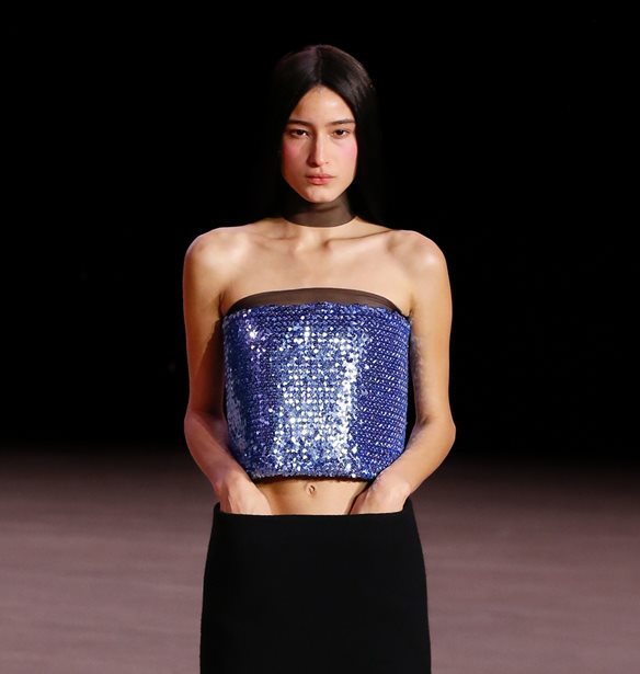 Όταν η μνήμη γίνεται μόδα | Η ενδοσκοπική συλλογή του Marc Jacobs για την άνοιξη του 2026