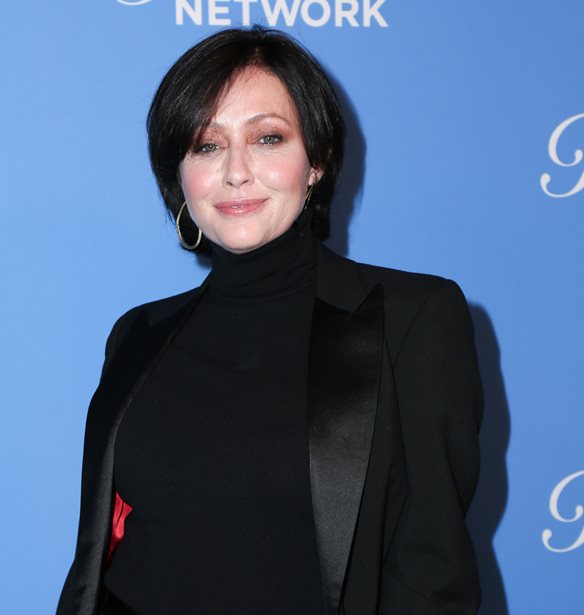 Shannen Doherty | &#x39C;&#x3BF;&#x3B9;&#x3C1;&#x3AC;&#x3B6;&#x3B5;&#x3C4;&#x3B1;&#x3B9; &#x3C6;&#x3C9;&#x3C4;&#x3BF;&#x3B3;&#x3C1;&#x3B1;&#x3C6;&#x3AF;&#x3B5;&#x3C2; &#x3C4;&#x3B7;&#x3C2; &#x3B1;&#x3C0;&#x3CC; &#x3C4;&#x3B7;&#x3BD; &#x3B8;&#x3B5;&#x3C1;&#x3B1;&#x3C0;&#x3B5;&#x3AF;&#x3B1; &#x3C4;&#x3B7;&#x3C2; &#x3B3;&#x3B9;&#x3B1; &#x3C4;&#x3BF;&#x3BD; &#x3BA;&#x3B1;&#x3C1;&#x3BA;&#x3AF;&#x3BD;&#x3BF; &#x3B3;&#x3B9;&#x3B1; &#x3BD;&#x3B1; &#x3C3;&#x3C4;&#x3B5;&#x3AF;&#x3BB;&#x3B5;&#x3B9; &#x3AD;&#x3BD;&#x3B1; &#x3C3;&#x3B7;&#x3BC;&#x3B1;&#x3BD;&#x3C4;&#x3B9;&#x3BA;&#x3CC; &#x3BC;&#x3AE;&#x3BD;&#x3C5;&#x3BC;&#x3B1;