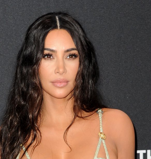 Kim Kardashian | &#x3A4;&#x3BF; &#x3C7;&#x3B9;&#x3BF;&#x3C5;&#x3BC;&#x3BF;&#x3C1;&#x3B9;&#x3C3;&#x3C4;&#x3B9;&#x3BA;&#x3CC; &#x3B2;&#x3AF;&#x3BD;&#x3C4;&#x3B5;&#x3BF; &#x3BC;&#x3B5; &#x3C4;&#x3B7; Mariah Carey &#x3BA;&#x3B1;&#x3B9; &#x3C4;&#x3B9;&#x3C2; &#x3BA;&#x3CC;&#x3C1;&#x3B5;&#x3C2; &#x3C4;&#x3BF;&#x3C5;&#x3C2; &#x3C3;&#x3C4;&#x3BF; TikTok