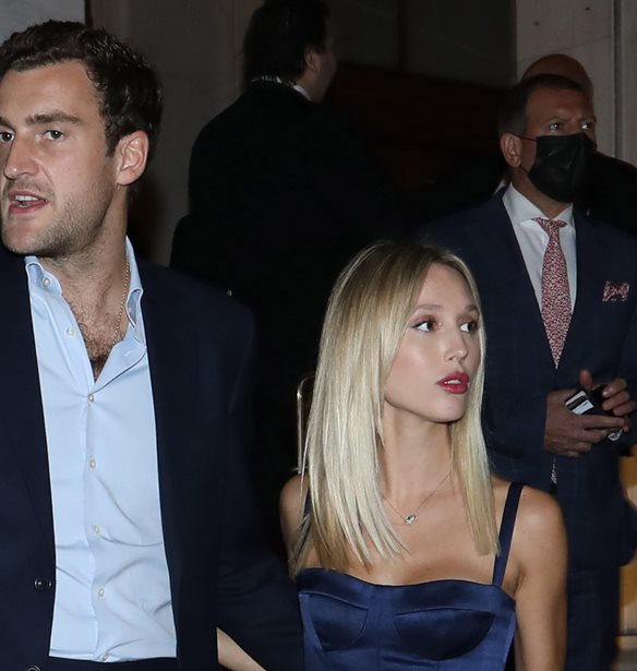 Love is in the air | &#x397; &#x3C3;&#x3C0;&#x3AC;&#x3BD;&#x3B9;&#x3B1; &#x3C6;&#x3C9;&#x3C4;&#x3BF;&#x3B3;&#x3C1;&#x3B1;&#x3C6;&#x3AF;&#x3B1; &#x3C4;&#x3B7;&#x3C2; &#x39C;&#x3B1;&#x3C1;&#x3AF;&#x3B1;&#x3C2;-&#x39F;&#x3BB;&#x3C5;&#x3BC;&#x3C0;&#x3AF;&#x3B1;&#x3C2; &#x3BC;&#x3B5; &#x3C4;&#x3BF;&#x3BD; &#x3C3;&#x3CD;&#x3BD;&#x3C4;&#x3C1;&#x3BF;&#x3C6;&#x3CC; &#x3C4;&#x3B7;&#x3C2;, Peregrine Pearson