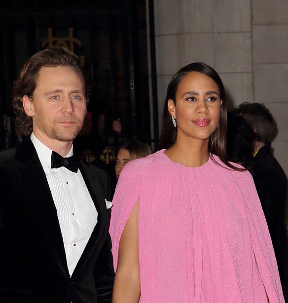 &#x39F; Tom Hiddleston &#x3BA;&#x3B1;&#x3B9; &#x3B7; Zawe Ashton &#x3AD;&#x3B3;&#x3B9;&#x3BD;&#x3B1;&#x3BD; &#x3B3;&#x3BF;&#x3BD;&#x3B5;&#x3AF;&#x3C2;