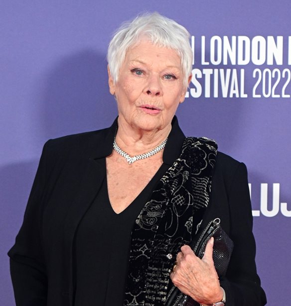 Judi Dench | &#x397; &#x3C3;&#x3C4;&#x3B9;&#x3B3;&#x3BC;&#x3AE; &#x3C0;&#x3BF;&#x3C5; &#x3C4;&#x3C1;&#x3B1;&#x3B3;&#x3BF;&#x3CD;&#x3B4;&#x3B7;&#x3C3;&#x3B5; Abba &#x3C3;&#x3B5; &#x3A0;&#x3C1;&#x3C9;&#x3C4;&#x3BF;&#x3C7;&#x3C1;&#x3BF;&#x3BD;&#x3B9;&#x3AC;&#x3C4;&#x3B9;&#x3BA;&#x3BF; &#x3C1;&#x3B5;&#x3B2;&#x3B5;&#x3B3;&#x3B9;&#x3CC;&#x3BD;