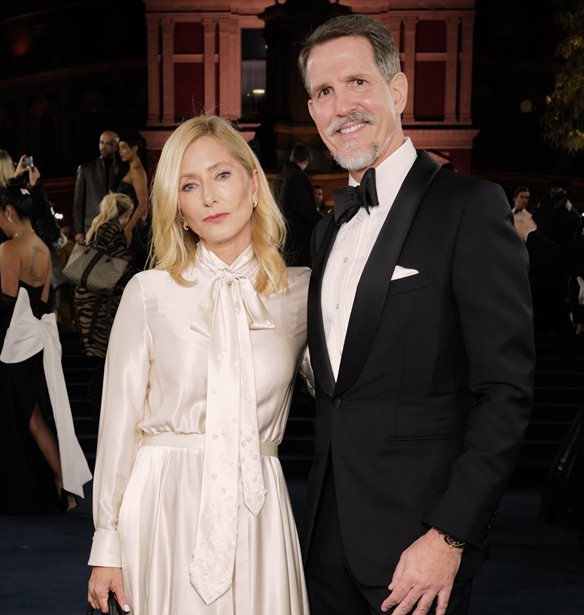 &#x397; Marie-Chantal &#x3BC;&#x3B5; &#x3BC;&#x3B5;&#x3C4;&#x3B1;&#x3BE;&#x3C9;&#x3C4;&#x3CC; &#x3C6;&#x3CC;&#x3C1;&#x3B5;&#x3BC;&#x3B1; &#x3C4;&#x3BF;&#x3C5; &#x3BF;&#x3AF;&#x3BA;&#x3BF;&#x3C5; Dior &#x3C3;&#x3C4;&#x3BF; &#x3B3;&#x3B1;&#x3BB;&#x3AC;&#x3B6;&#x3B9;&#x3BF; &#x3C7;&#x3B1;&#x3BB;&#x3AF; &#x3C4;&#x3C9;&#x3BD; Fashion Awards &#x3C3;&#x3C4;&#x3BF; &#x39B;&#x3BF;&#x3BD;&#x3B4;&#x3AF;&#x3BD;&#x3BF;