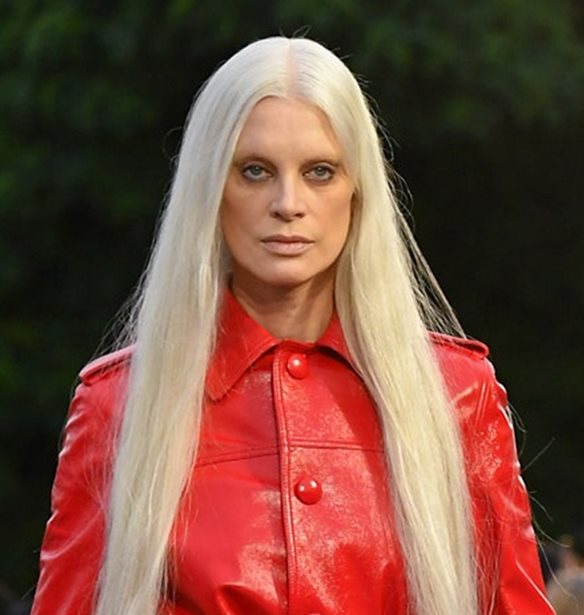 H &#x3C3;&#x3C4;&#x3B9;&#x3B3;&#x3BC;&#x3AE; &#x3C0;&#x3BF;&#x3C5; &#x3B7; Kristen McMenamy &#x3C0;&#x3AD;&#x3C6;&#x3C4;&#x3B5;&#x3B9; &#x3C3;&#x3C4;&#x3B7;&#x3BD; &#x3C0;&#x3B1;&#x3C3;&#x3B1;&#x3C1;&#x3AD;&#x3BB;&#x3B1; &#x3C4;&#x3BF;&#x3C5; Valentino | &#x3A4;&#x3B1; &#x3C3;&#x3C7;&#x3CC;&#x3BB;&#x3B9;&#x3B1; &#x3B3;&#x3B9;&#x3B1; &#x3C4;&#x3B1; &#x3C8;&#x3B7;&#x3BB;&#x3BF;&#x3C4;&#x3AC;&#x3BA;&#x3BF;&#x3C5;&#x3BD;&#x3B1; &#x3C3;&#x3C4;&#x3BF; Twitter