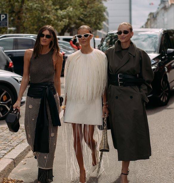 Τι κρατάμε και τι αποχωριζόμαστε από τη φθινοπωρινή γκαρνταρόμπα μας με βάση τα νέα fashion trends;