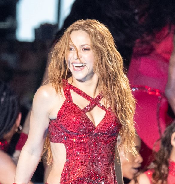 Shakira | H &#x3B5;&#x3C0;&#x3B1;&#x3BD;&#x3B1;&#x3C3;&#x3CD;&#x3BD;&#x3B4;&#x3B5;&#x3C3;&#x3B7; &#x3BC;&#x3B5; &#x3C4;&#x3BF;&#x3BD; &#x3C0;&#x3C1;&#x3CE;&#x3B7;&#x3BD; &#x3C4;&#x3B7;&#x3C2;, Antonio de la Rua, &#x3BC;&#x3B5;&#x3C4;&#x3AC; &#x3C4;&#x3BF;&#x3BD; &#x3C7;&#x3C9;&#x3C1;&#x3B9;&#x3C3;&#x3BC;&#x3CC; &#x3C4;&#x3B7;&#x3C2; &#x3BC;&#x3B5; &#x3C4;&#x3BF;&#x3BD; Gerard Piqu&#xE9;