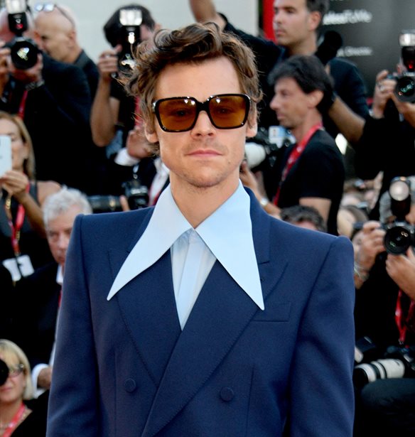 Harry Styles | &#x39F;&#x3B9; &#x3C6;&#x3C9;&#x3C4;&#x3BF;&#x3B3;&#x3C1;&#x3B1;&#x3C6;&#x3AF;&#x3B5;&#x3C2; &#x3BC;&#x3B5; &#x3C4;&#x3B7;&#x3BD; &quot;&#x3C0;&#x3C1;&#x3CE;&#x3B7;&#x3BD;&quot; &#x3C4;&#x3BF;&#x3C5; &#x3BC;&#x3B5;&#x3C4;&#x3AC; &#x3C4;&#x3BF;&#x3BD; &#x3C7;&#x3C9;&#x3C1;&#x3B9;&#x3C3;&#x3BC;&#x3CC; &#x3BC;&#x3B5; &#x3C4;&#x3B7;&#x3BD; Olivia Wilde