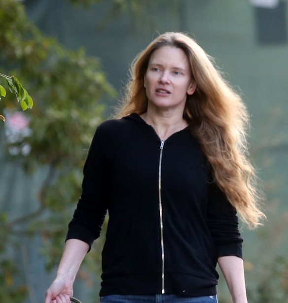 Justine Wilson | &#x397; &#x3B1;&#x3BD;&#x3AC;&#x3C1;&#x3C4;&#x3B7;&#x3C3;&#x3B7; &#x3C4;&#x3B7;&#x3C2; &#x3C0;&#x3C1;&#x3CE;&#x3B7;&#x3BD; &#x3C3;&#x3C5;&#x3B6;&#x3CD;&#x3B3;&#x3BF;&#x3C5; &#x3C4;&#x3BF;&#x3C5; Elon Musk &#x3BC;&#x3B5;&#x3C4;&#x3AC; &#x3C4;&#x3B7;&#x3BD; &#x3B1;&#x3C0;&#x3BF;&#x3BA;&#x3AC;&#x3BB;&#x3C5;&#x3C8;&#x3B7; &#x3CC;&#x3C4;&#x3B9; &#x3C4;&#x3BF; &#x3C0;&#x3B1;&#x3B9;&#x3B4;&#x3AF; &#x3C4;&#x3BF;&#x3C5;&#x3C2; &#x3B4;&#x3B5;&#x3BD; &#x3B8;&#x3AD;&#x3BB;&#x3B5;&#x3B9; &#x3C4;&#x3BF; &#x3B5;&#x3C0;&#x3CE;&#x3BD;&#x3C5;&#x3BC;&#x3BF; &#x3C4;&#x3BF;&#x3C5; &#x3C0;&#x3B1;&#x3C4;&#x3AD;&#x3C1;&#x3B1; &#x3C4;&#x3BF;&#x3C5;