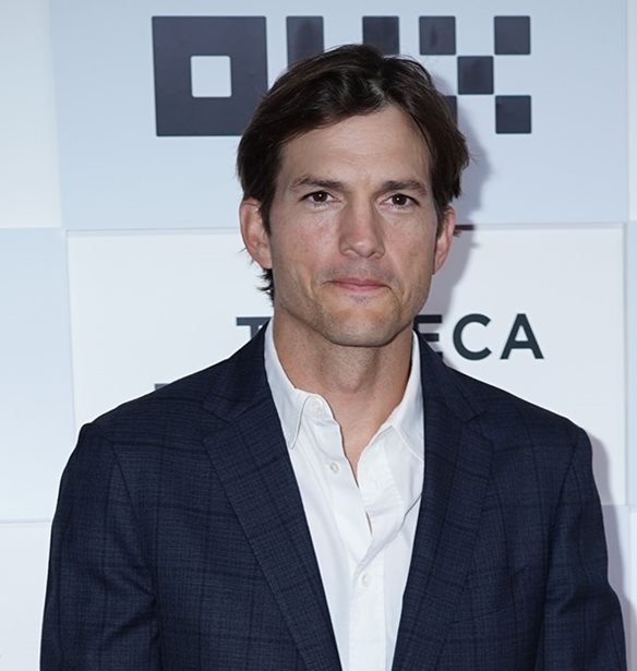 Ashton Kutcher: &quot;&#x38C;&#x3C4;&#x3B1;&#x3BD; &#x3AD;&#x3C1;&#x3C7;&#x3B5;&#x3C3;&#x3B1;&#x3B9; &#x3B1;&#x3BD;&#x3C4;&#x3B9;&#x3BC;&#x3AD;&#x3C4;&#x3C9;&#x3C0;&#x3BF;&#x3C2; &#x3BC;&#x3B5; &#x3C4;&#x3BF; &#x3B8;&#x3AC;&#x3BD;&#x3B1;&#x3C4;&#x3BF;, &#x3BA;&#x3BB;&#x3B5;&#x3B9;&#x3B4;&#x3CE;&#x3BD;&#x3B5;&#x3B9;&#x3C2; &#x3C3;&#x3C4;&#x3BF; &#x3C4;&#x3B9; &#x3B8;&#x3B1; &#x3BA;&#x3AC;&#x3BD;&#x3B5;&#x3B9;&#x3C2; &#x3C3;&#x3AE;&#x3BC;&#x3B5;&#x3C1;&#x3B1;&quot;