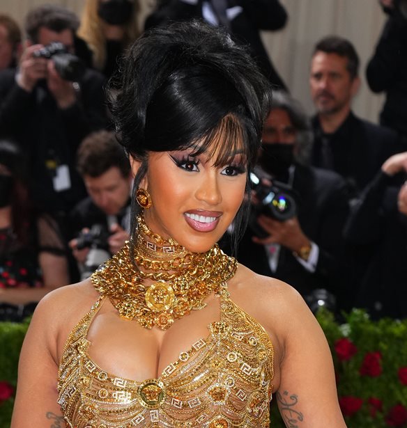 &#x397; Cardi B &#x3BC;&#x3B5; metallic &#x3B4;&#x3B7;&#x3BC;&#x3B9;&#x3BF;&#x3C5;&#x3C1;&#x3B3;&#x3AF;&#x3B1; Paco Rabanne &#x3C3;&#x3C4;&#x3B1; Grammys &#x3B3;&#x3B9;&#x3B1; &#x3BD;&#x3B1; &#x3B1;&#x3C0;&#x3BF;&#x3C4;&#x3AF;&#x3BD;&#x3B5;&#x3B9; &#x3C6;&#x3CC;&#x3C1;&#x3BF; &#x3C4;&#x3B9;&#x3BC;&#x3AE;&#x3C2; &#x3C3;&#x3C4;&#x3BF;&#x3BD; &#x3B5;&#x3BA;&#x3BB;&#x3B9;&#x3C0;&#x3CC;&#x3BD;&#x3C4;&#x3B1; &#x3C3;&#x3C7;&#x3B5;&#x3B4;&#x3B9;&#x3B1;&#x3C3;&#x3C4;&#x3AE;