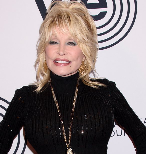 Jeff Bezos | &#x388;&#x3B4;&#x3C9;&#x3C3;&#x3B5; 100 &#x3B5;&#x3BA;&#x3B1;&#x3C4;&#x3BF;&#x3BC;&#x3BC;&#x3CD;&#x3C1;&#x3B9;&#x3B1; &#x3B4;&#x3BF;&#x3BB;&#x3AC;&#x3C1;&#x3B9;&#x3B1; &#x3C3;&#x3C4;&#x3B7; Dolly Parton &#x3B3;&#x3B9;&#x3B1; &#x3C6;&#x3B9;&#x3BB;&#x3B1;&#x3BD;&#x3B8;&#x3C1;&#x3C9;&#x3C0;&#x3B9;&#x3BA;&#x3BF;&#x3CD;&#x3C2; &#x3C3;&#x3BA;&#x3BF;&#x3C0;&#x3BF;&#x3CD;&#x3C2;