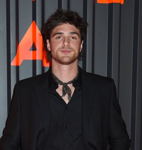 Jacob Elordi | &#x39F;&#x3B9; &#x3C0;&#x3C1;&#x3CE;&#x3C4;&#x3B5;&#x3C2; &#x3C6;&#x3C9;&#x3C4;&#x3BF;&#x3B3;&#x3C1;&#x3B1;&#x3C6;&#x3AF;&#x3B5;&#x3C2; &#x3C4;&#x3BF;&#x3C5; &#x3C3;&#x3C4;&#x3BF; &#x3C1;&#x3CC;&#x3BB;&#x3BF; &#x3C4;&#x3BF;&#x3C5; Elvis Presley