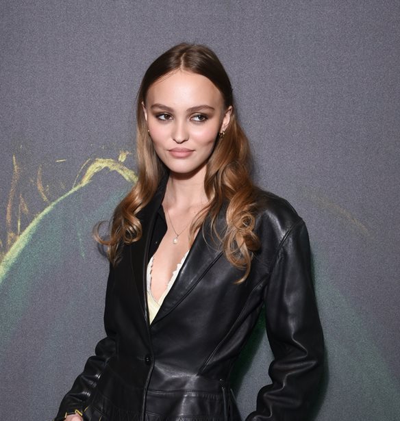 Lily- Rose Depp | &#x397; &#x3B1;&#x3C0;&#x3AC;&#x3BD;&#x3C4;&#x3B7;&#x3C3;&#x3AE; &#x3C4;&#x3B7;&#x3C2; &#x3C3;&#x3C4;&#x3BF;&#x3C5;&#x3C2; &#x3B9;&#x3C3;&#x3C7;&#x3C5;&#x3C1;&#x3B9;&#x3C3;&#x3BC;&#x3BF;&#x3CD;&#x3C2; &#x3CC;&#x3C4;&#x3B9; &#x3B7; &#x3C3;&#x3B5;&#x3B9;&#x3C1;&#x3AC; &#x27;The Idol&#x27; &#x3C3;&#x3C4;&#x3B7;&#x3BD; &#x3BF;&#x3C0;&#x3BF;&#x3AF;&#x3B1; &#x3C0;&#x3C1;&#x3C9;&#x3C4;&#x3B1;&#x3B3;&#x3C9;&#x3BD;&#x3B9;&#x3C3;&#x3C4;&#x3B5;&#x3AF; &#x3B5;&#x3AF;&#x3BD;&#x3B1;&#x3B9; &#x3AD;&#x3BD;&#x3B1; &quot;&#x3C0;&#x3BF;&#x3C1;&#x3BD;&#x3CC; &#x3BC;&#x3B5; &#x3B2;&#x3B1;&#x3C3;&#x3B1;&#x3BD;&#x3B9;&#x3C3;&#x3C4;&#x3AE;&#x3C1;&#x3B9;&#x3B1;&quot;