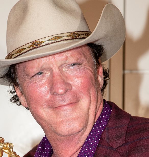 Michael Madsen | &#x39D;&#x3B5;&#x3BA;&#x3C1;&#x3CC;&#x3C2; &#x3B2;&#x3C1;&#x3AD;&#x3B8;&#x3B7;&#x3BA;&#x3B5; &#x3BF; 26&#x3C7;&#x3C1;&#x3BF;&#x3BD;&#x3BF;&#x3C2; &#x3B3;&#x3B9;&#x3BF;&#x3C2; &#x3C4;&#x3BF;&#x3C5; &#x3B7;&#x3B8;&#x3BF;&#x3C0;&#x3BF;&#x3B9;&#x3BF;&#x3CD;, Hudson