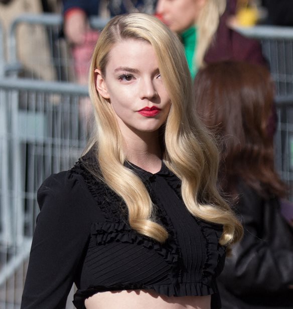 The Queen&#x27;s Gambit | &#x397; Anya Taylor-Joy &#x3C6;&#x3CC;&#x3C1;&#x3B5;&#x3C3;&#x3B5; &#x3B4;&#x3B7;&#x3BC;&#x3B9;&#x3BF;&#x3C5;&#x3C1;&#x3B3;&#x3AF;&#x3B1; &#x395;&#x3BB;&#x3BB;&#x3B7;&#x3BD;&#x3AF;&#x3B4;&#x3B1;&#x3C2; &#x3C3;&#x3C7;&#x3B5;&#x3B4;&#x3B9;&#x3AC;&#x3C3;&#x3C4;&#x3C1;&#x3B9;&#x3B1;&#x3C2;