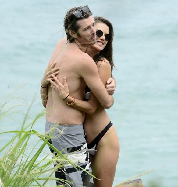 Alessandra Ambrosio | &#x39A;&#x3AC;&#x3BD;&#x3B5;&#x3B9; &#x3B4;&#x3B9;&#x3B1;&#x3BA;&#x3BF;&#x3C0;&#x3AD;&#x3C2; &#x3BC;&#x3B5; &#x3C4;&#x3BF;&#x3BD; &#x3BD;&#x3AD;&#x3BF; &#x3C4;&#x3B7;&#x3C2; &#x3C3;&#x3CD;&#x3BD;&#x3C4;&#x3C1;&#x3BF;&#x3C6;&#x3BF; &#x3C6;&#x3BF;&#x3C1;&#x3CE;&#x3BD;&#x3C4;&#x3B1;&#x3C2; &#x3BC;&#x3CC;&#x3BD;&#x3BF; &#x3C4;&#x3BF; &#x3BC;&#x3B1;&#x3B3;&#x3B9;&#x3CC; &#x3C4;&#x3B7;&#x3C2;