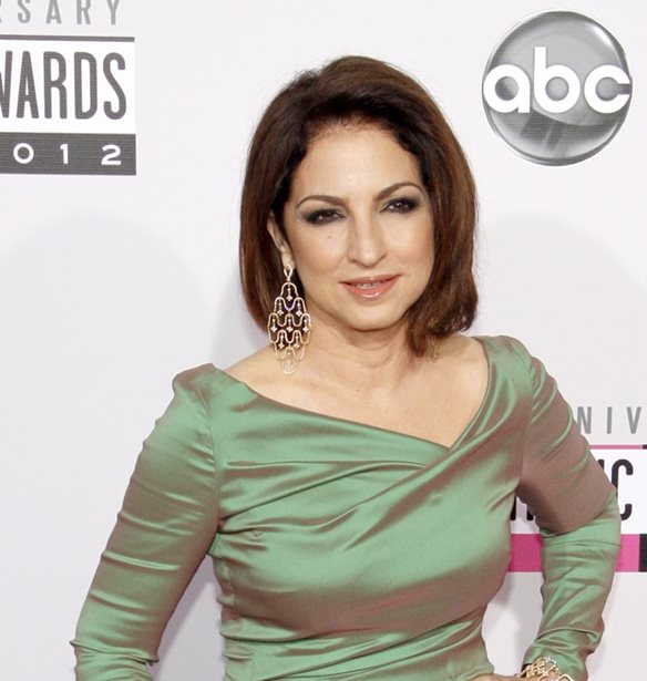 Gloria Estefan | &#x3A0;&#x3CE;&#x3C2; &#x3B1;&#x3BD;&#x3C4;&#x3B9;&#x3BC;&#x3B5;&#x3C4;&#x3CE;&#x3C0;&#x3B9;&#x3C3;&#x3B5; &#x3C4;&#x3B7;&#x3BD; &#x3B5;&#x3C0;&#x3B9;&#x3BB;&#x3BF;&#x3B3;&#x3AE; &#x3C4;&#x3B7;&#x3C2; &#x3BA;&#x3CC;&#x3C1;&#x3B7;&#x3C2; &#x3C4;&#x3B7;&#x3C2; &#x3BD;&#x3B1; &#x3B4;&#x3B7;&#x3BB;&#x3CE;&#x3C3;&#x3B5;&#x3B9; &#x3B1;&#x3BD;&#x3BF;&#x3B9;&#x3C7;&#x3C4;&#x3AC; &#x3CC;&#x3C4;&#x3B9; &#x3B5;&#x3AF;&#x3BD;&#x3B1;&#x3B9; &#x3BF;&#x3BC;&#x3BF;&#x3C6;&#x3C5;&#x3BB;&#x3CC;&#x3C6;&#x3B9;&#x3BB;&#x3B7;