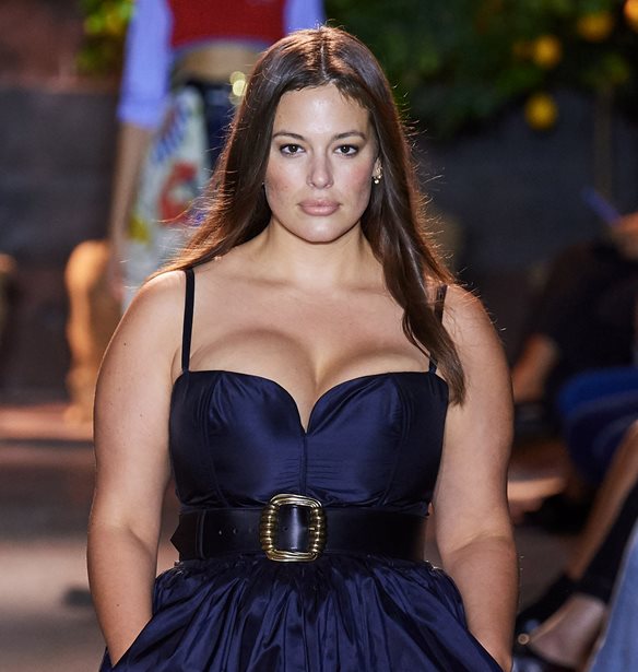 Ashley Graham | &#x39C;&#x3BF;&#x3B9;&#x3C1;&#x3AC;&#x3C3;&#x3C4;&#x3B7;&#x3BA;&#x3B5; &#x3C4;&#x3B9;&#x3C2; &#x3C0;&#x3B9;&#x3BF; &#x3B1;&#x3BB;&#x3B7;&#x3B8;&#x3B9;&#x3BD;&#x3AD;&#x3C2; &#x3C3;&#x3C4;&#x3B9;&#x3B3;&#x3BC;&#x3AD;&#x3C2; &#x3B1;&#x3C0;&#x3CC; &#x3C4;&#x3B7;&#x3BD; &#x3B5;&#x3B3;&#x3BA;&#x3C5;&#x3BC;&#x3BF;&#x3C3;&#x3CD;&#x3BD;&#x3B7; &#x3C4;&#x3B7;&#x3C2;