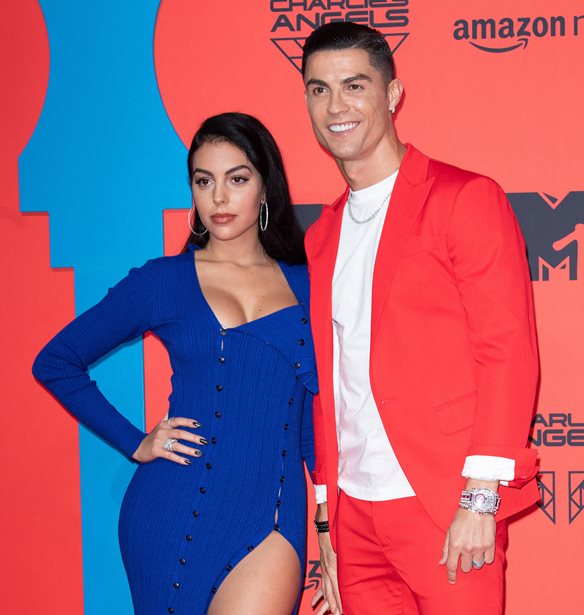 Cristiano Ronaldo - Georgina Rodr&#xED;guez | &#x3A0;&#x3B5;&#x3C1;&#x3B9;&#x3BC;&#x3AD;&#x3BD;&#x3BF;&#x3C5;&#x3BD; &#x3B4;&#x3AF;&#x3B4;&#x3C5;&#x3BC;&#x3B1; &#x2013; &#x397; &#x3C4;&#x3C1;&#x3C5;&#x3C6;&#x3B5;&#x3C1;&#x3AE; &#x3C6;&#x3C9;&#x3C4;&#x3BF;&#x3B3;&#x3C1;&#x3B1;&#x3C6;&#x3AF;&#x3B1; &#x3C4;&#x3B7;&#x3C2; &#x3B1;&#x3BD;&#x3B1;&#x3BA;&#x3BF;&#x3AF;&#x3BD;&#x3C9;&#x3C3;&#x3B7;&#x3C2;